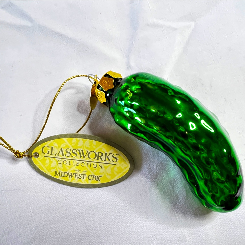 NWT Traditional Holiday Pickle Ornament🎄